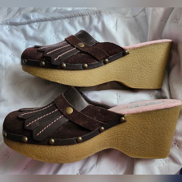 Tommy Girl WEDGES SIZE 8 NWOT PINK AND BROWN WITH BUBBLEGUM BOTTOMS SUPER CUTE🎀 - Picture 2 of 8